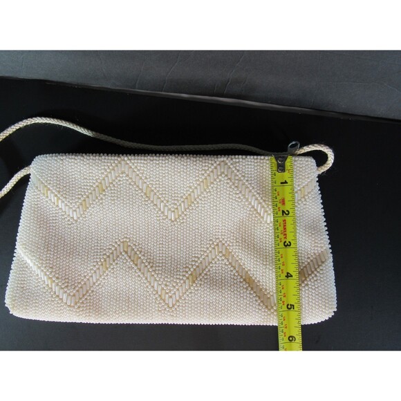 Vintage Cream 1970s Beaded Clutch Handbag Purse Chevron Zigzag Shoulder Bag - Picture 10 of 10